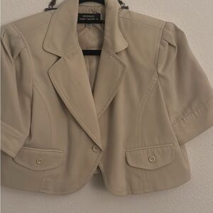 Giorgio Sant’Angelo Beige Cropped Jacket – Women’s – Chic & Classic